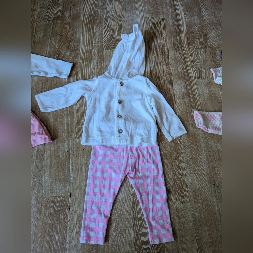 17 Piece Baby Girl Clothing Bundle 3-6 Months - Picture 10 of 16